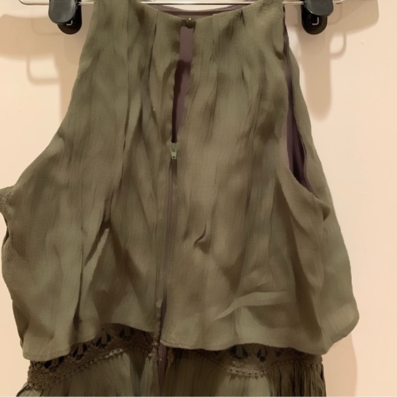 Cute olive green dress with lots of detailing. Excellent condition, size… - Picture 4 of 4